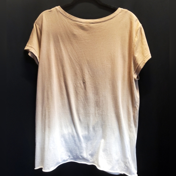 Umgee - Tan/Wht s/s twisted bottom tee. - Picture 2 of 6